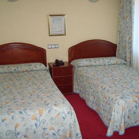 Hotel Estadio Билбао Екстериор снимка