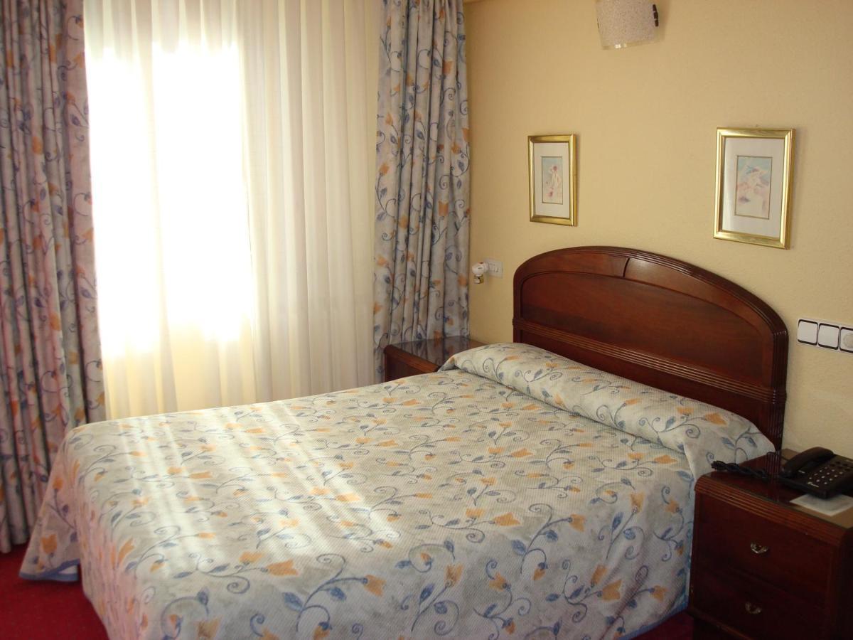 Hotel Estadio Билбао Екстериор снимка